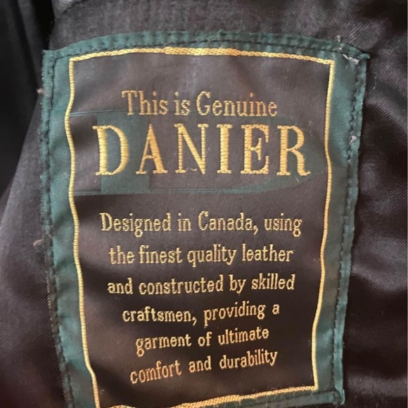 Vintage Danier Men’s Authentic Leather Jacket - Picture 4 of 5